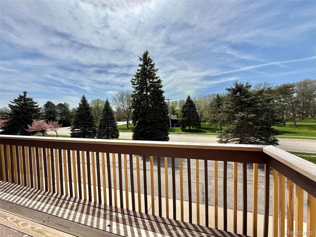 2232 London Bridge Drive 42, Rochester Hills, MI 48307
