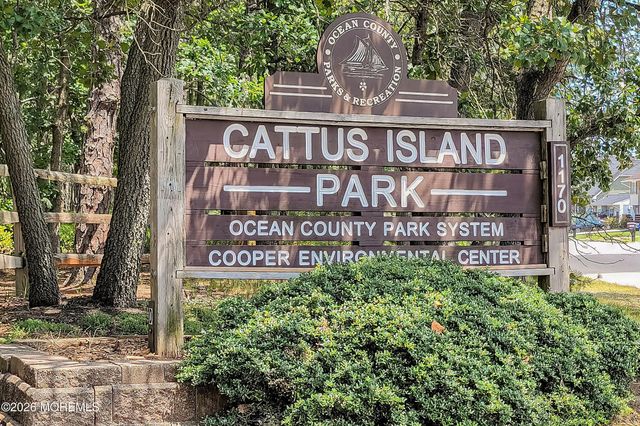 1242 Cattus Island Boulevard, Toms River, NJ 08753