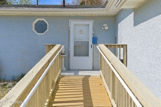 1242 Cattus Island Boulevard, Toms River, NJ 08753