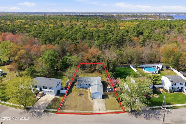 1242 Cattus Island Boulevard, Toms River, NJ 08753