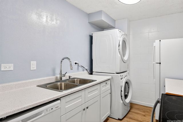 1260 Richard Lane B-602, Honolulu, HI 96819