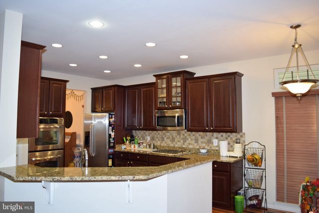 3791 LOUISE AVE, Chantilly, VA 20151