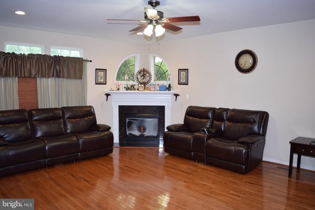 3791 LOUISE AVE, Chantilly, VA 20151