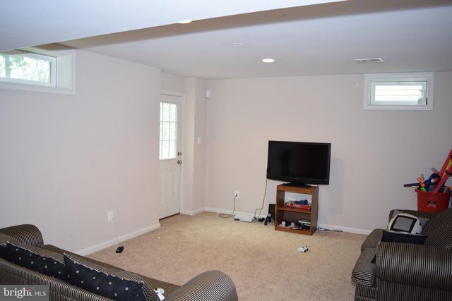 3791 LOUISE AVE, Chantilly, VA 20151