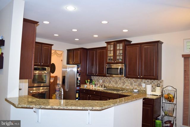3791 LOUISE AVE, Chantilly, VA 20151