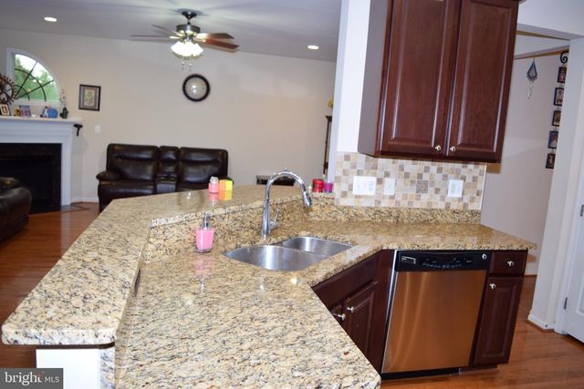 3791 LOUISE AVE, Chantilly, VA 20151