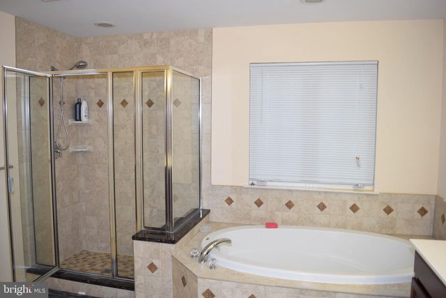 3791 LOUISE AVE, Chantilly, VA 20151