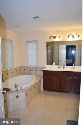 3791 LOUISE AVE, Chantilly, VA 20151