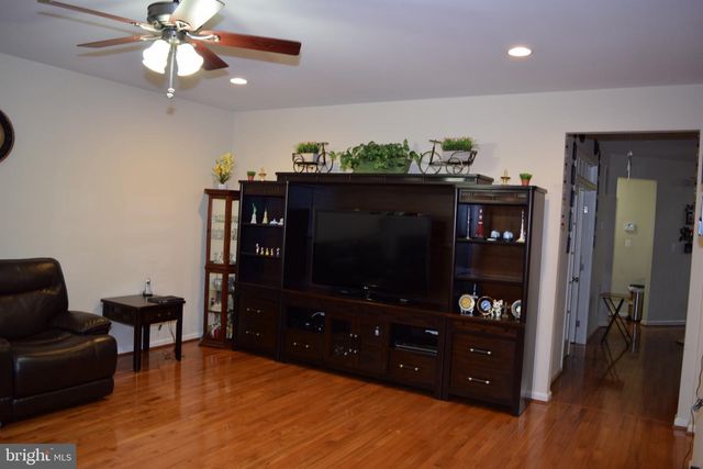 3791 LOUISE AVE, Chantilly, VA 20151