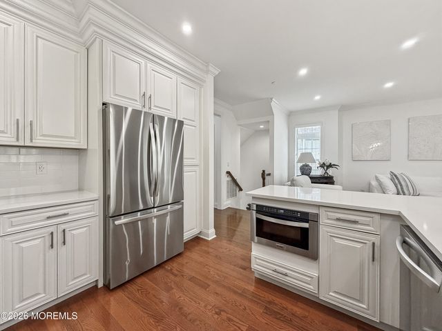 6 Cottrell Court, Old Bridge, NJ 08857