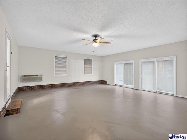 3188 Raccoon Rd, Manning, SC 29102