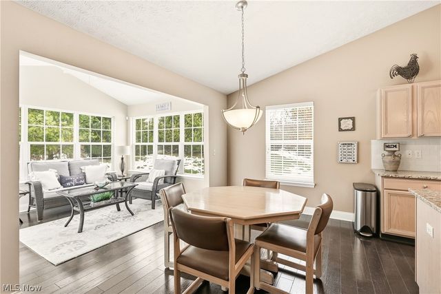 2551 Edgebrook Crossing, Twinsburg, OH 44087