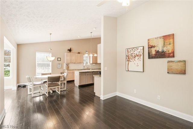 2551 Edgebrook Crossing, Twinsburg, OH 44087