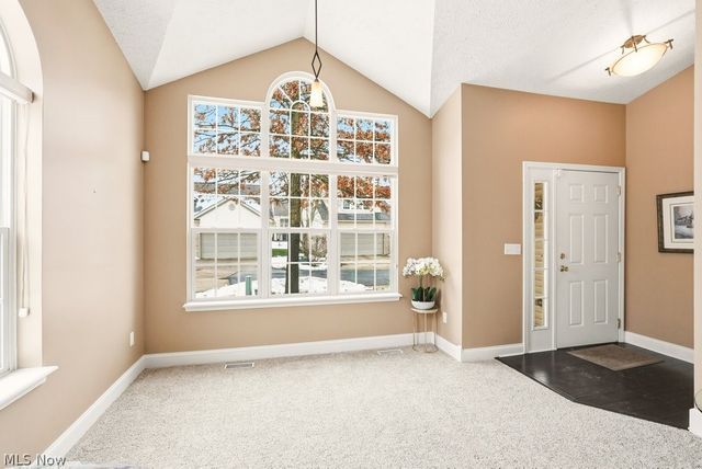 2551 Edgebrook Crossing, Twinsburg, OH 44087