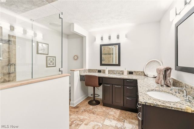 2551 Edgebrook Crossing, Twinsburg, OH 44087