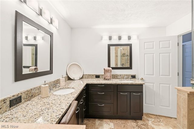 2551 Edgebrook Crossing, Twinsburg, OH 44087