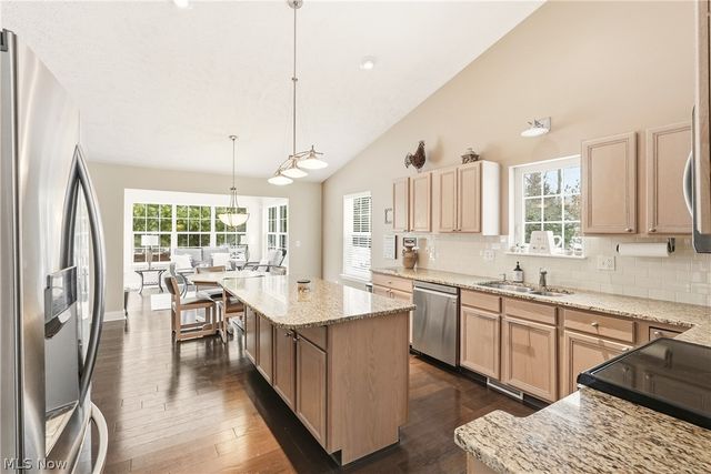 2551 Edgebrook Crossing, Twinsburg, OH 44087