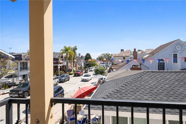 131 Opal Ave, Newport Beach, CA 92662