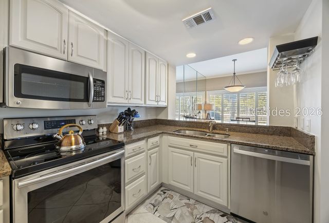 2 Shelter Cove Ln Apt 207, Hilton Head Island, SC 29928