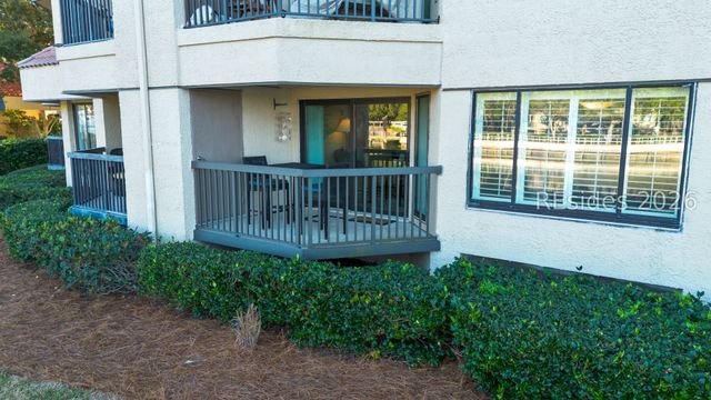 2 Shelter Cove Ln Apt 207, Hilton Head Island, SC 29928