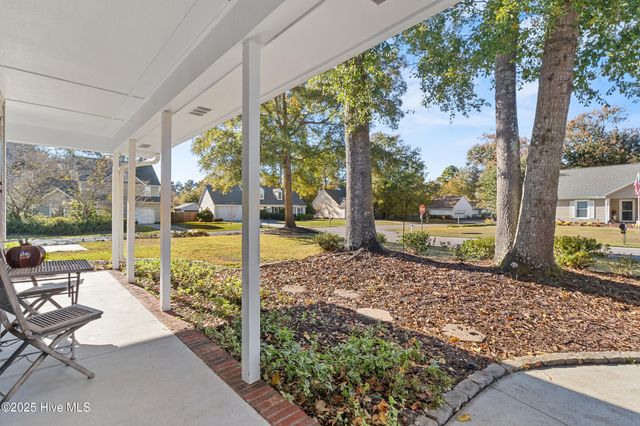 4300 Pennhurst Court, Wilmington, NC 28405