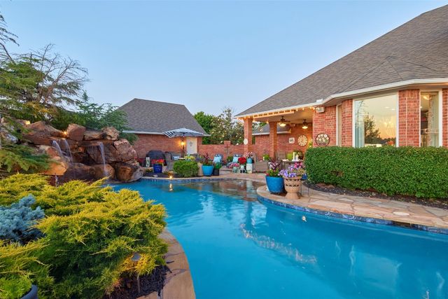 205 W Waterfront Drive, Tuttle, OK 73089