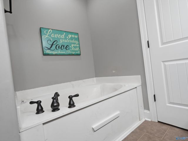 7553 Crestridge Drive, Owens Cross Roads, AL 35763