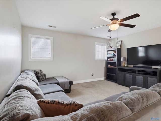 7553 Crestridge Drive, Owens Cross Roads, AL 35763