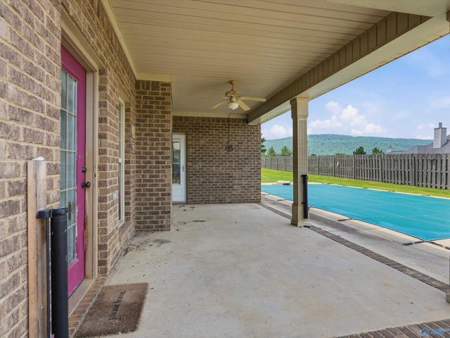 7553 Crestridge Drive, Owens Cross Roads, AL 35763