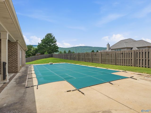7553 Crestridge Drive, Owens Cross Roads, AL 35763