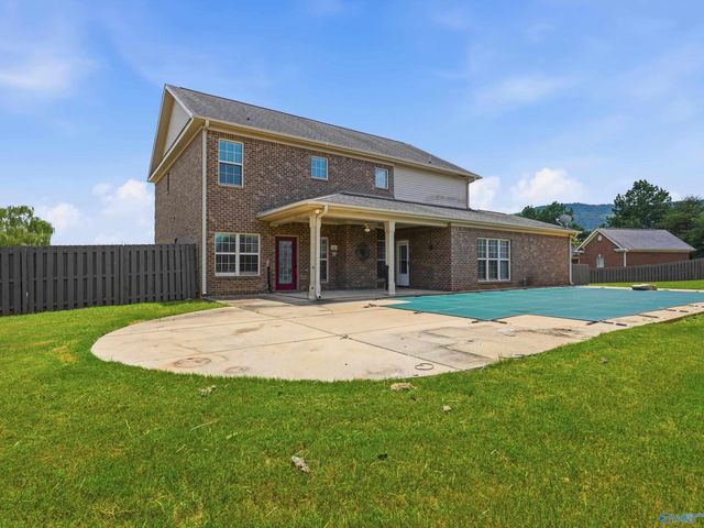 7553 Crestridge Drive, Owens Cross Roads, AL 35763