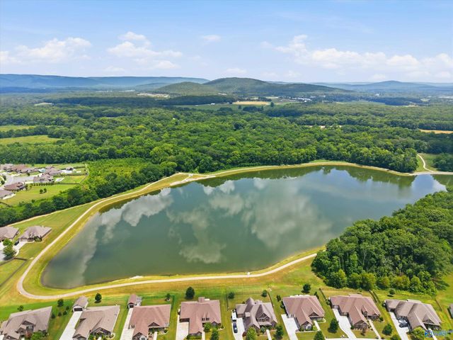7553 Crestridge Drive, Owens Cross Roads, AL 35763