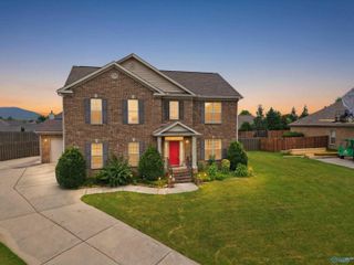 7553 Crestridge Drive, Owens Cross Roads, AL 35763