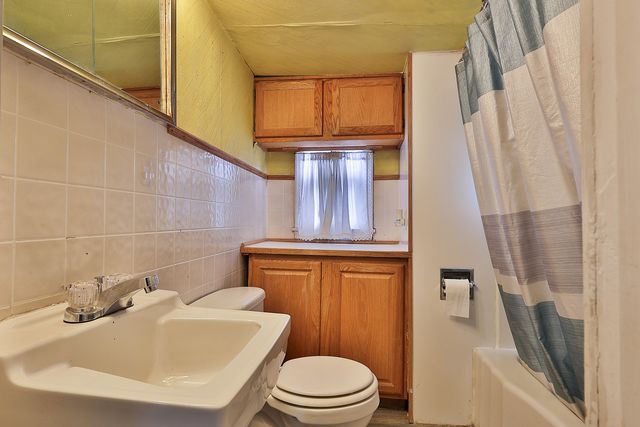 109 W Walnut Street, New Sharon, IA 50207