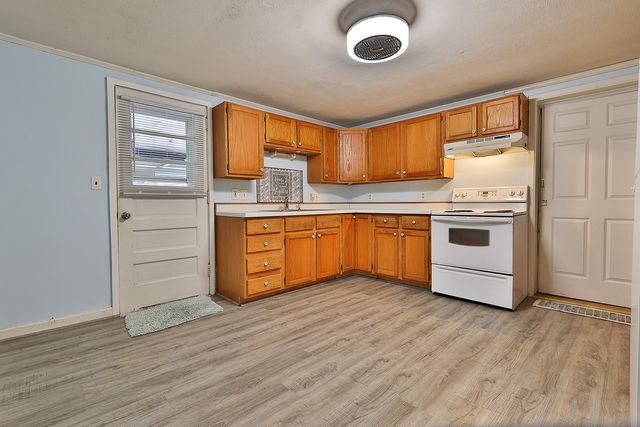 109 W Walnut Street, New Sharon, IA 50207