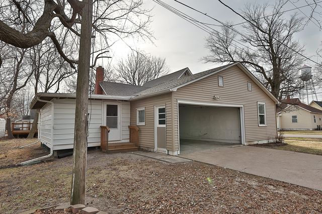 109 W Walnut Street, New Sharon, IA 50207