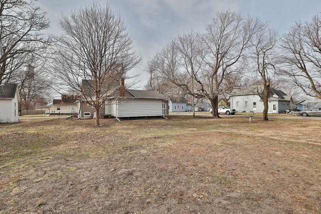 109 W Walnut Street, New Sharon, IA 50207