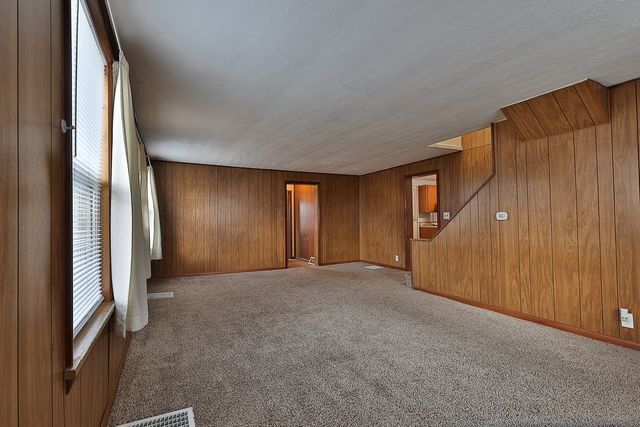 109 W Walnut Street, New Sharon, IA 50207