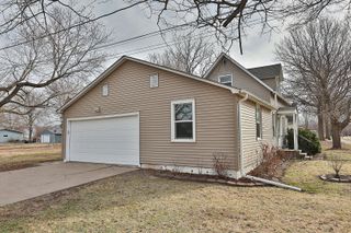 109 W Walnut Street, New Sharon, IA 50207