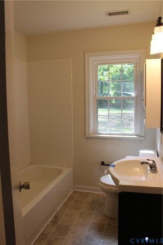 10035 Wycliff Rd, Chesterfield, VA 23236