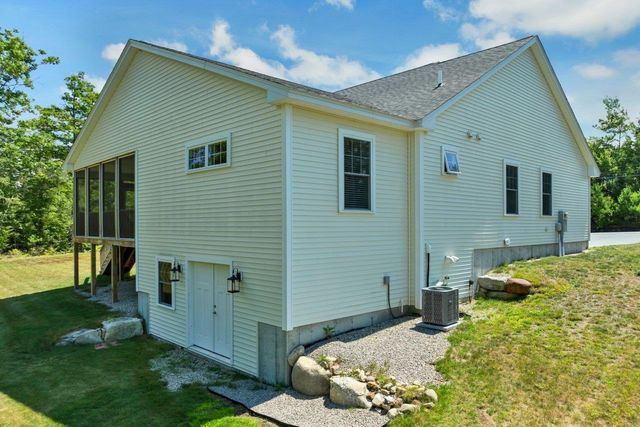 14 Village Corner Road, Wolfeboro, NH 03894