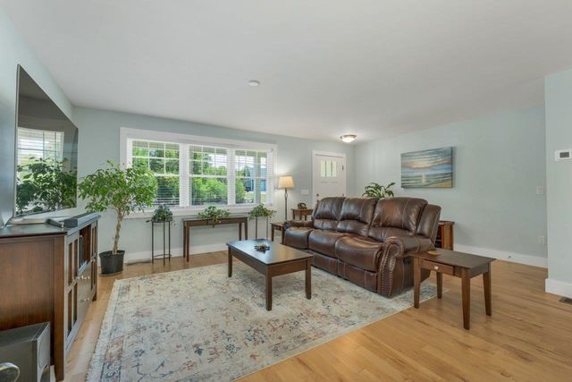 14 Village Corner Road, Wolfeboro, NH 03894