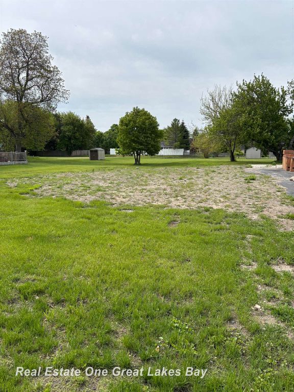 800 Borton Avenue, Essexville, MI 48732