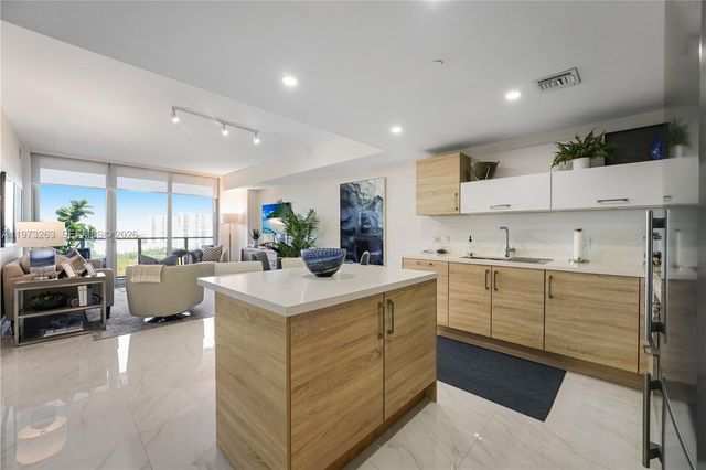 16385 Biscayne Boulevard 1502, North Miami Beach, FL 33160