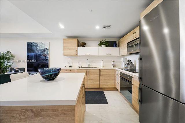16385 Biscayne Boulevard 1502, North Miami Beach, FL 33160