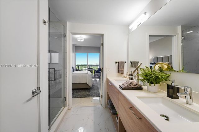 16385 Biscayne Boulevard 1502, North Miami Beach, FL 33160