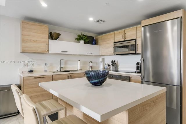 16385 Biscayne Boulevard 1502, North Miami Beach, FL 33160