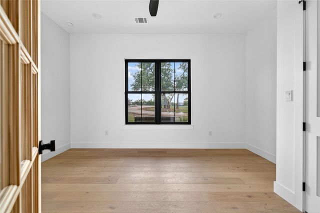 598 Lookout Mountain RD, Johnson City, TX 78636