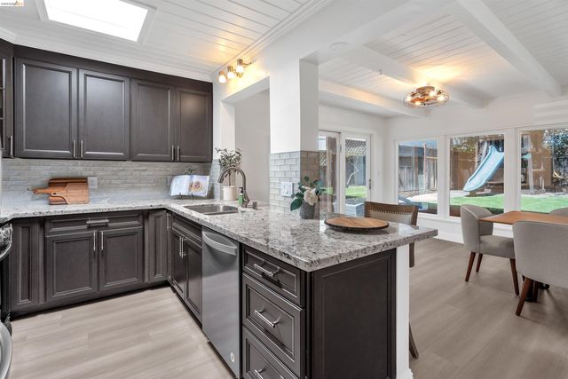 4352 Gem Ave, Castro Valley, CA 94546