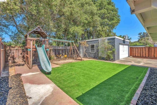 4352 Gem Ave, Castro Valley, CA 94546